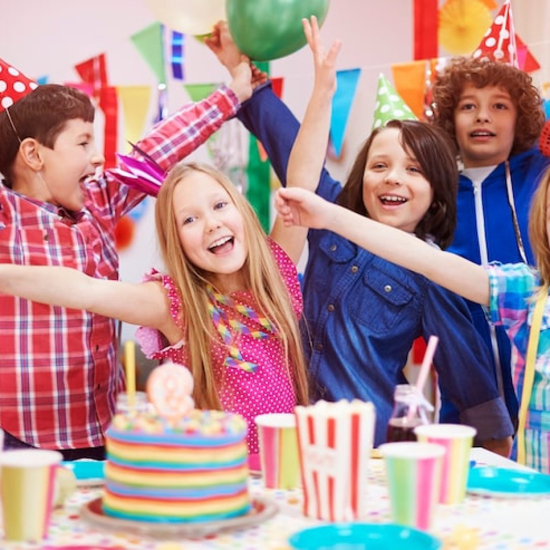sharing-happiness-with-friends-party_329181-7588